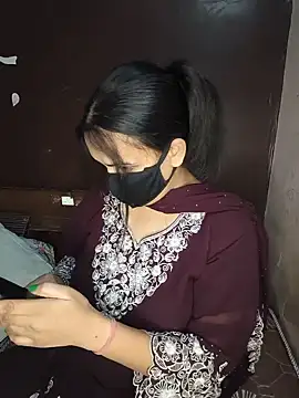 Snapshot of REENA-STRIP chatting on May 2026 05:19:02 PM REENA-STRIP online show from May 2026 05:19:02 PM