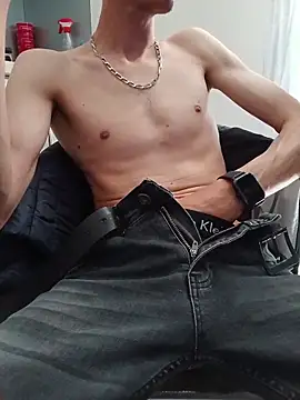 Skinboy06 online show from May 2026 11:40:01 AM
