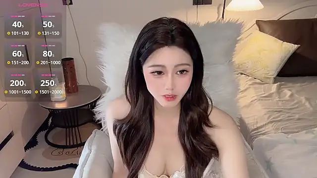 Snapshot of Siren_M chatting on May 2026 01:58:01 AM Siren M online show from May 2026 01:58:01 AM