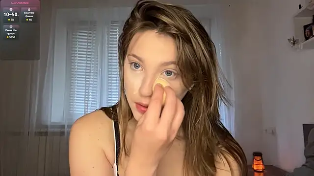 1Kellynaive online show from May 2026 02:14:02 PM