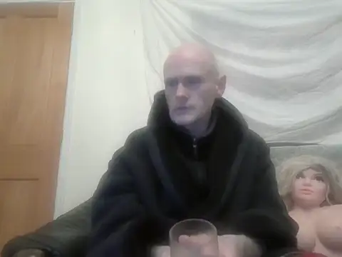 Snapshot of Useless_Wanker chatting on March 2026 03:17:01 AM Useless Wanker online show from March 2026 03:17:01 AM