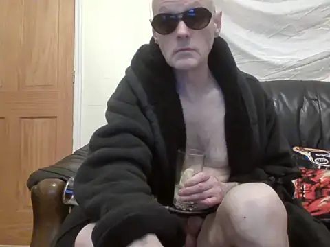 Snapshot of Useless_Wanker chatting on March 2026 12:56:02 AM Useless Wanker online show from March 2026 12:56:02 AM