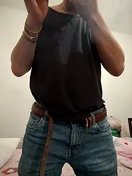 Snapshot of FINCHELABARCAVA chatting on March 2026 05:07:01 PM FINCHELABARCAVA online show from March 2026 05:07:01 PM