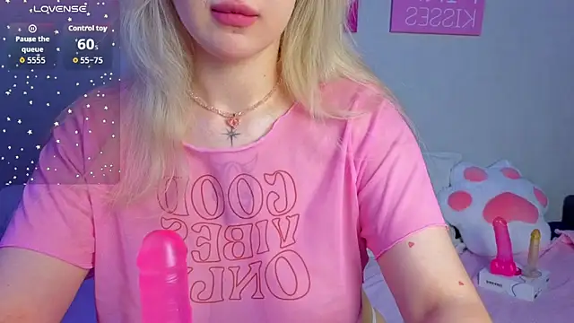 BlondieSummer online show from June 2026 06:07:02 PM