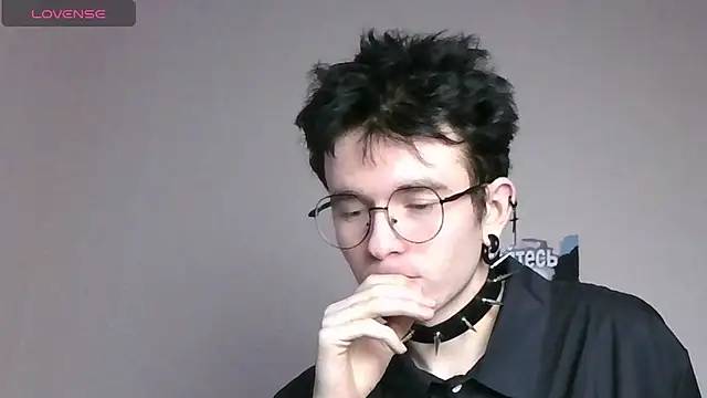 Snapshot of Ernest_ice chatting on April 2026 04:28:02 PM Ernest ice online show from April 2026 04:28:02 PM