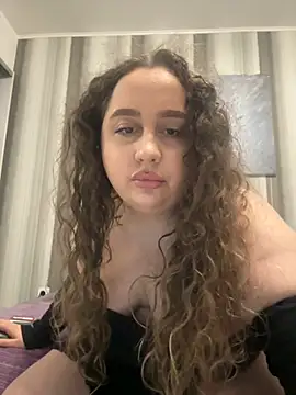 Snapshot of CurlyMaddie chatting on March 2026 07:08:01 PM CurlyMaddie online show from March 2026 07:08:01 PM