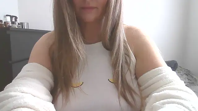 Snapshot of Goddess-GraceX chatting on April 2026 02:09:02 PM Goddess-GraceX online show from April 2026 02:09:02 PM