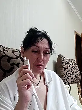 HelgaDennis online show from June 2026 07:15:01 PM