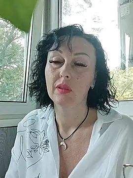 Snapshot of HelgaDennis chatting on June 2026 03:22:02 AM HelgaDennis online show from June 2026 03:22:02 AM