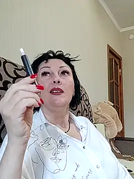 Snapshot of HelgaDennis chatting on July 2026 06:33:02 AM HelgaDennis online show from July 2026 06:33:02 AM