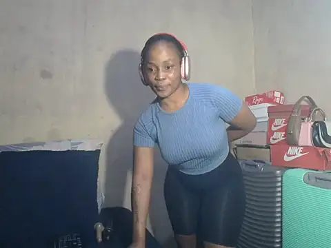 Lindabee200 online show from May 2026 03:01:02 AM