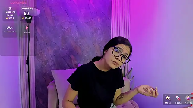Snapshot of alina_sauvage chatting on May 2026 01:32:02 PM alina sauvage online show from May 2026 01:32:02 PM