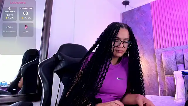 Snapshot of alina_sauvage chatting on May 2026 07:52:01 PM alina sauvage online show from May 2026 07:52:01 PM