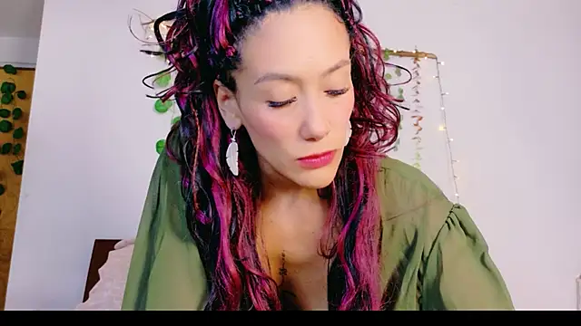 Ajua  Uva online show from May 2026 11:21:02 PM