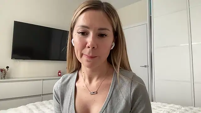 NensySafrons online show from March 2026 01:25:01 PM