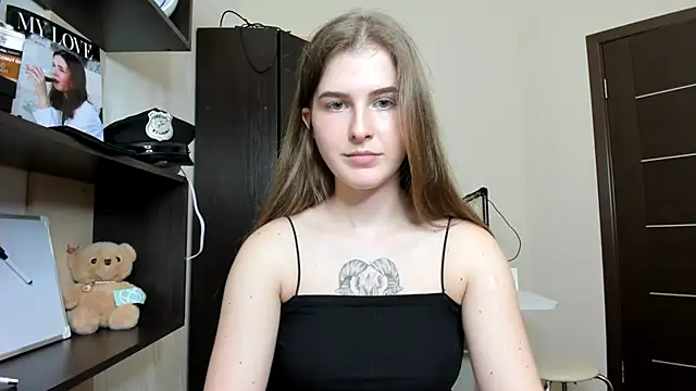 Snapshot of OhMyAlice chatting on June 2026 06:57:02 PM OhMyAlice online show from June 2026 06:57:02 PM