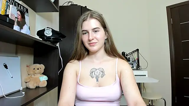 Snapshot of OhMyAlice chatting on June 2026 07:07:01 PM OhMyAlice online show from June 2026 07:07:01 PM