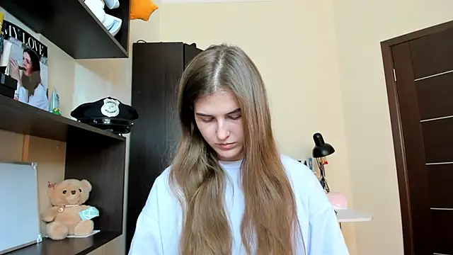 Snapshot of OhMyAlice chatting on July 2026 04:47:01 PM OhMyAlice online show from July 2026 04:47:01 PM