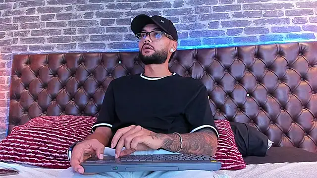 KyleJoss30 online show from April 2026 09:13:01 PM