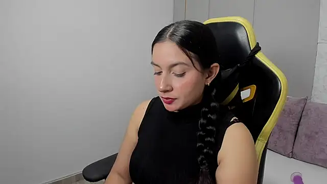 kira relish online show from April 2026 12:42:02 PM