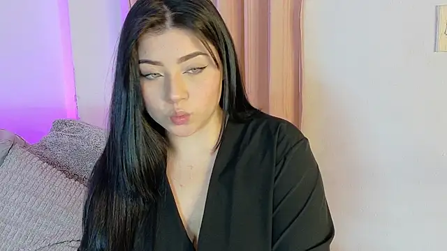 CamilaRougee online show from April 2026 05:10:01 PM