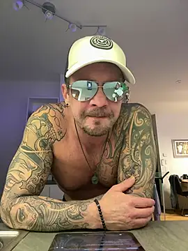 Snapshot of stefhart chatting on April 2026 01:00:01 AM stefhart online show from April 2026 01:00:01 AM