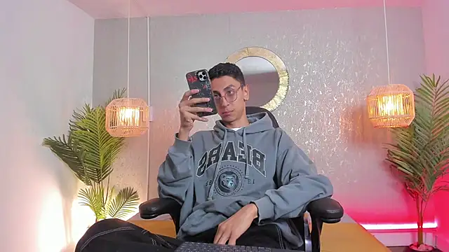 Snapshot of Gio_carangi chatting on May 2026 02:40:01 AM Gio carangi online show from May 2026 02:40:01 AM