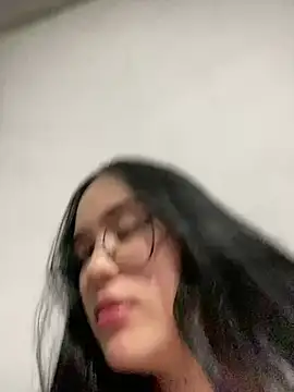 Snapshot of alondraas chatting on March 2026 04:06:01 AM alondraas online show from March 2026 04:06:01 AM