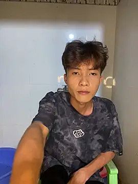 Snapshot of Nguyencuong1999 chatting on June 2026 01:13:01 PM Nguyencuong1999 online show from June 2026 01:13:01 PM