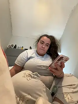 Khloeross online show from May 2026 02:55:01 PM