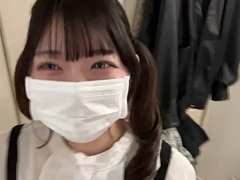 Snapshot of y-u-r-a-33 chatting on April 2026 07:42:01 AM y-u-r-a-33 online show from April 2026 07:42:01 AM