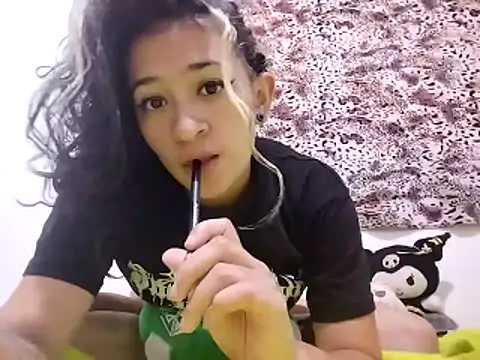 Snapshot of abigail240 chatting on April 2026 03:52:01 AM abigail240 online show from April 2026 03:52:01 AM