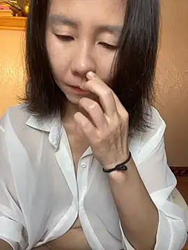 Snapshot of lilysister66 chatting on May 2026 01:51:01 PM lilysister66 online show from May 2026 01:51:01 PM