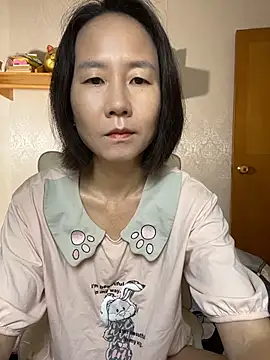 Snapshot of lilysister66 chatting on July 2026 01:28:01 PM lilysister66 online show from July 2026 01:28:01 PM