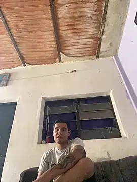 Hotsmale online show from April 2026 04:15:01 PM