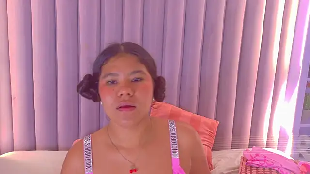 AhslyEvans   online show from June 2026 12:32:02 AM