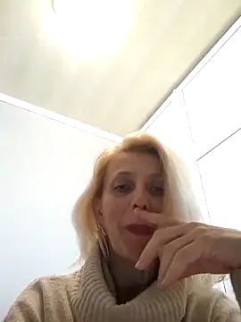 MiaLove183 online show from April 2026 01:31:01 PM