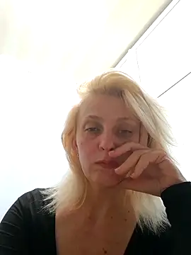 Snapshot of MiaLove183 chatting on June 2026 01:45:02 PM MiaLove183 online show from June 2026 01:45:02 PM