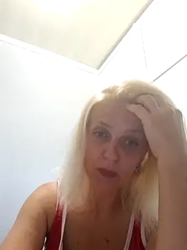 Snapshot of MiaLove183 chatting on July 2026 01:39:02 PM MiaLove183 online show from July 2026 01:39:02 PM