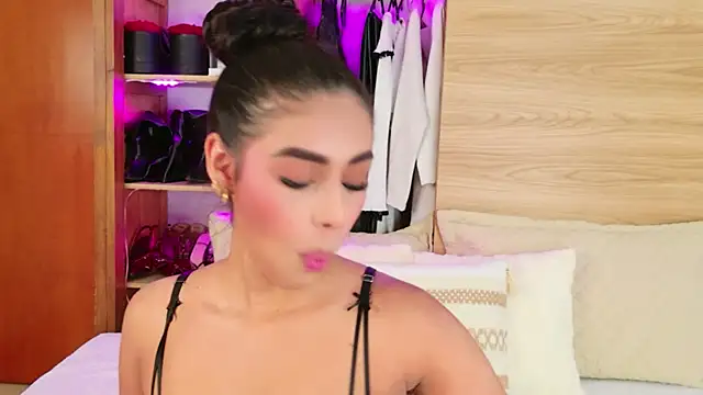 Rossie Blooms online show from May 2026 09:52:02 PM