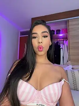Rossie Blooms online show from May 2026 10:38:02 PM
