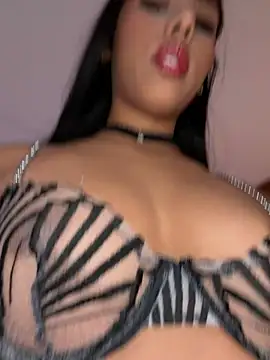 Snapshot of Rossie_Blooms chatting on June 2026 09:46:02 PM Rossie Blooms online show from June 2026 09:46:02 PM