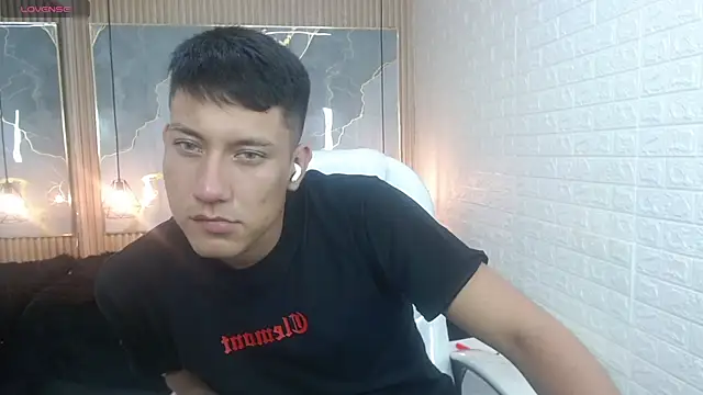 DominantBoy4 online show from April 2026 09:20:02 PM