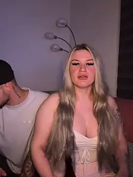 tiiffyy online show from April 2026 09:37:02 PM