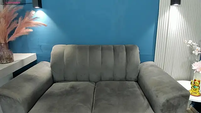 violetandrade online show from April 2026 07:12:01 AM