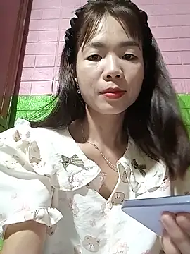 Snapshot of AmyLinee01 chatting on June 2026 07:21:01 AM AmyLinee01 online show from June 2026 07:21:01 AM