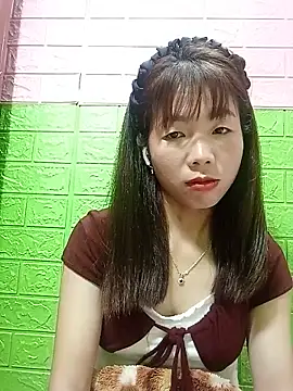 Snapshot of AmyLinee01 chatting on June 2026 08:33:01 PM AmyLinee01 online show from June 2026 08:33:01 PM