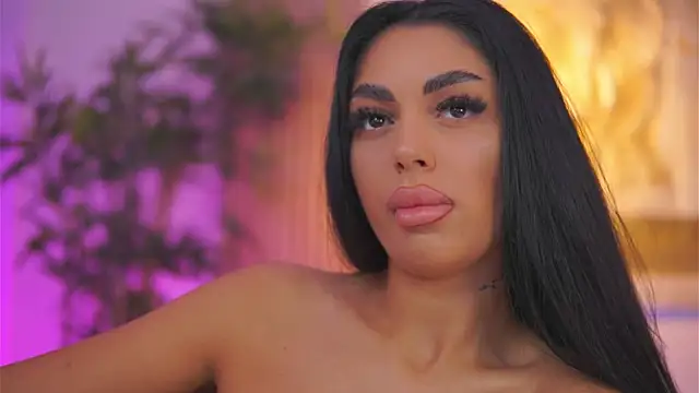 LatinaMorene online show from June 2026 06:56:02 PM