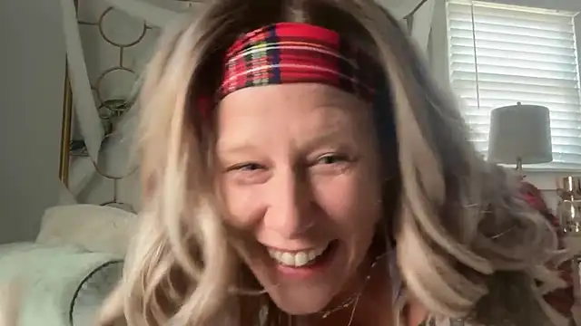 Snapshot of lillysworld chatting on March 2026 06:46:01 PM lillysworld online show from March 2026 06:46:01 PM