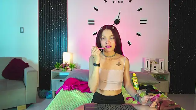 Snapshot of aurora_petitee chatting on April 2026 01:13:02 PM aurora petitee online show from April 2026 01:13:02 PM